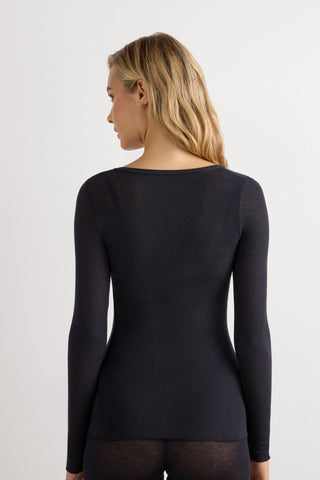 Softly Hugging V Neck Top In Lightweight Fabric